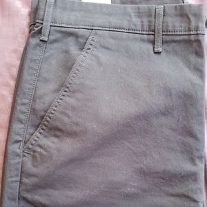 NWT LEVI'S NAVY BLUE CHINO 34x30